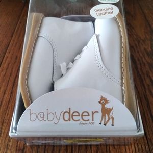 Baby Deer White Genuine Leather Toddler Shoe (Size 5)